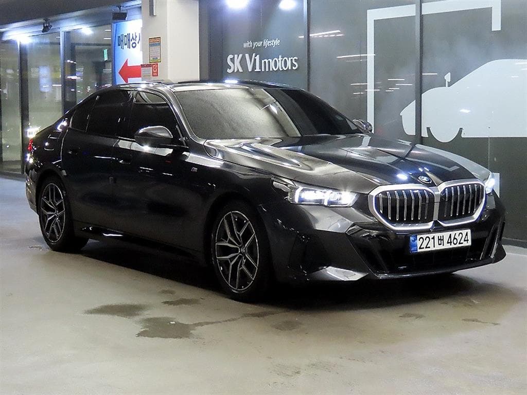 BMW New5 Series(G60) 520i M Sport - Image 1