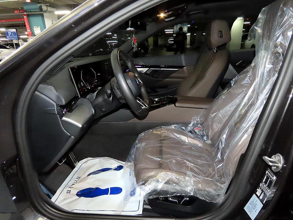 BMW New5 Series(G60)520i M Sport - 6