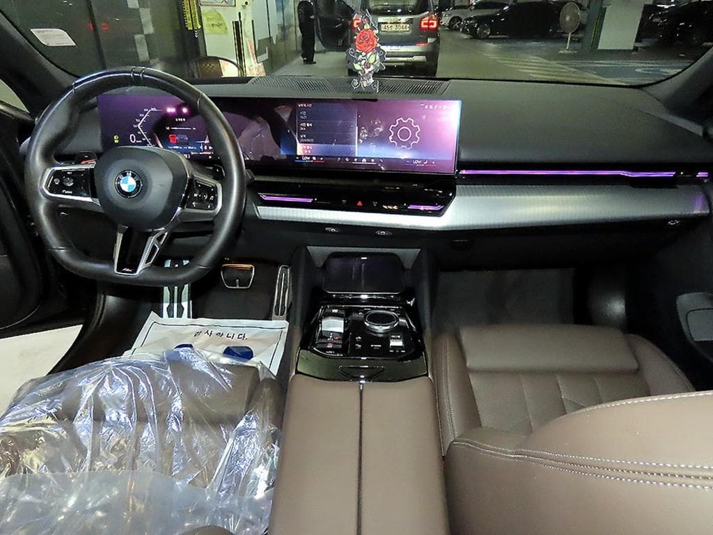 BMW New5 Series(G60)520i M Sport - 10