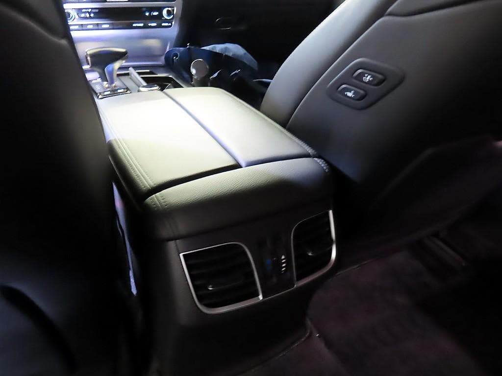 Genesis G803.3 GDI AWD Premium Luxury - 16