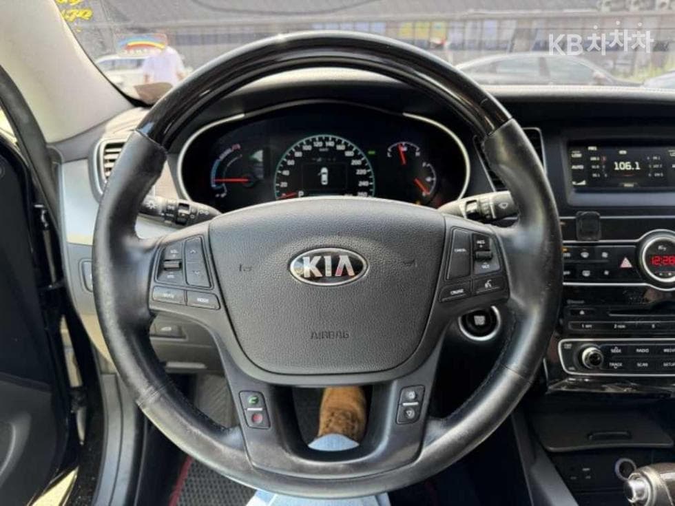 Kia K7 Hybrid700h Luxury - 10