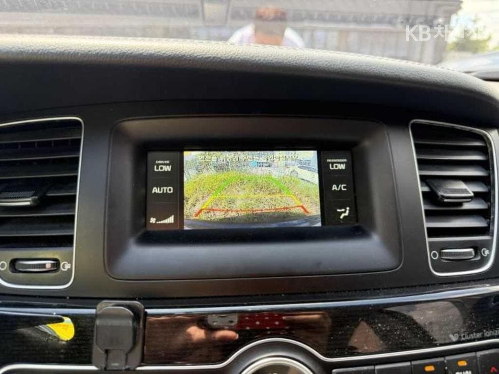 Kia K7 Hybrid700h Luxury - 11