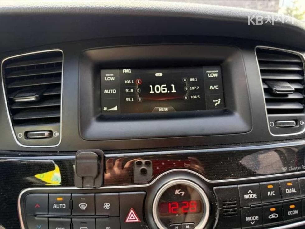 Kia K7 Hybrid700h Luxury - 12