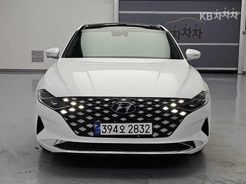 Hyundai The New (facelift) Grandeur (Azera) Hybrid2.4 Le Blanc - 2