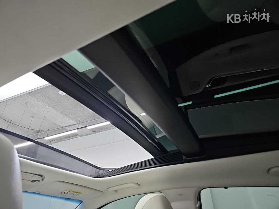 Hyundai The New (facelift) Grandeur (Azera) Hybrid2.4 Le Blanc - 15