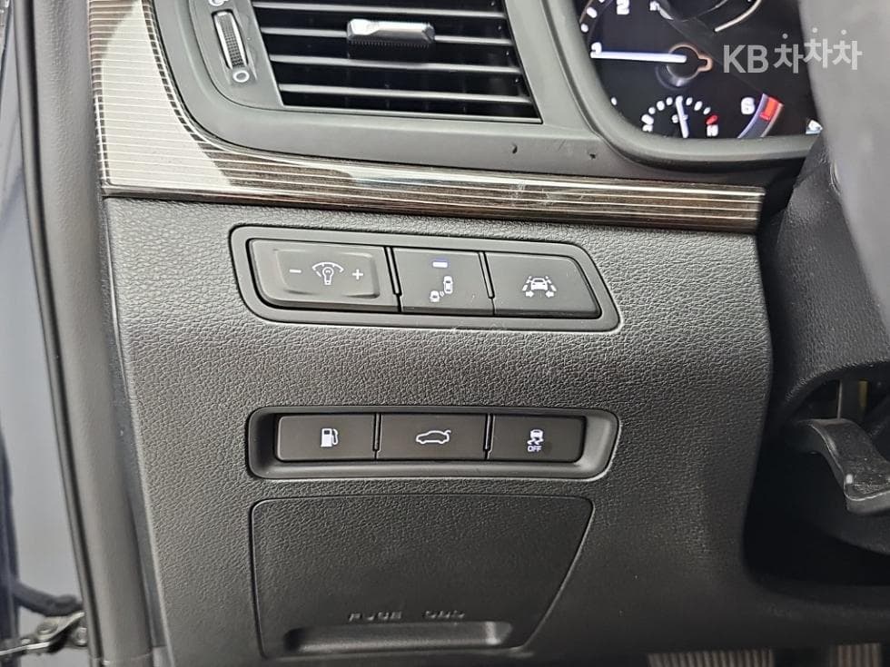Hyundai Sonata New Rise1.7 Diesel Modern - 17