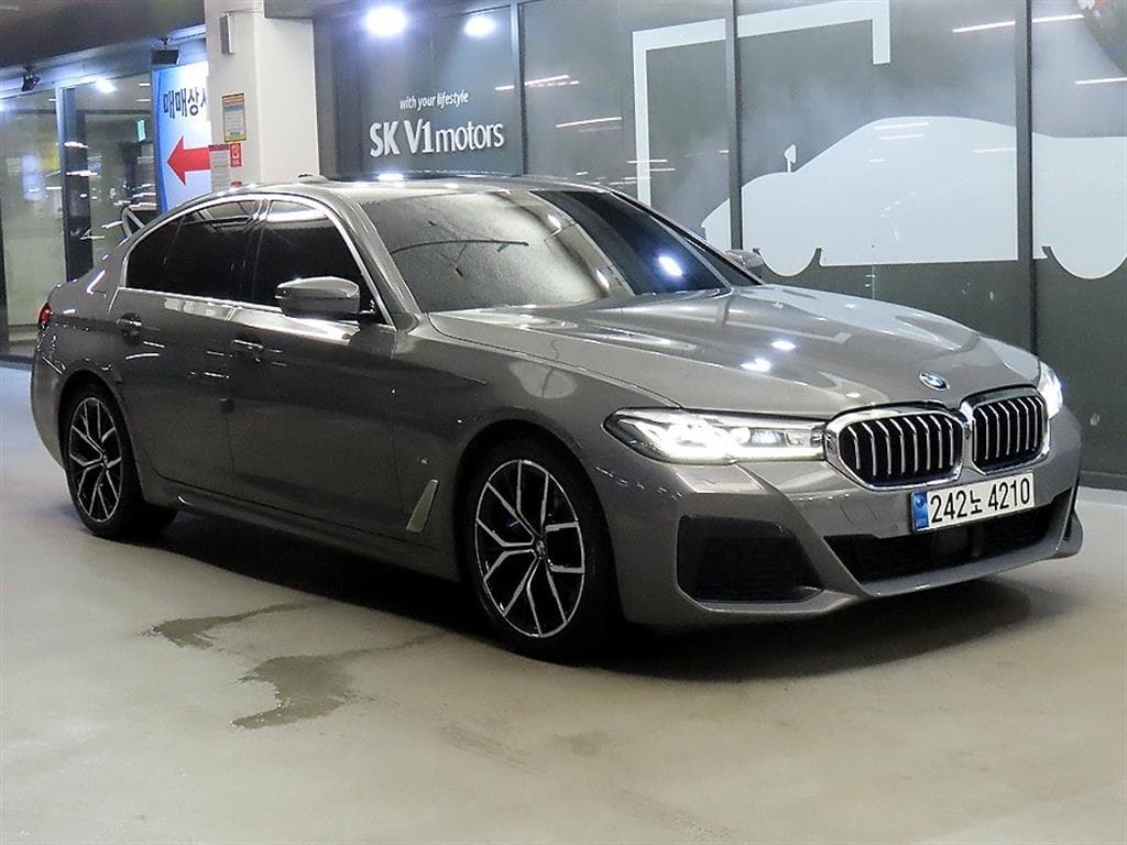 BMW 올New5 Series (G30) 530i M Sport - Image 1