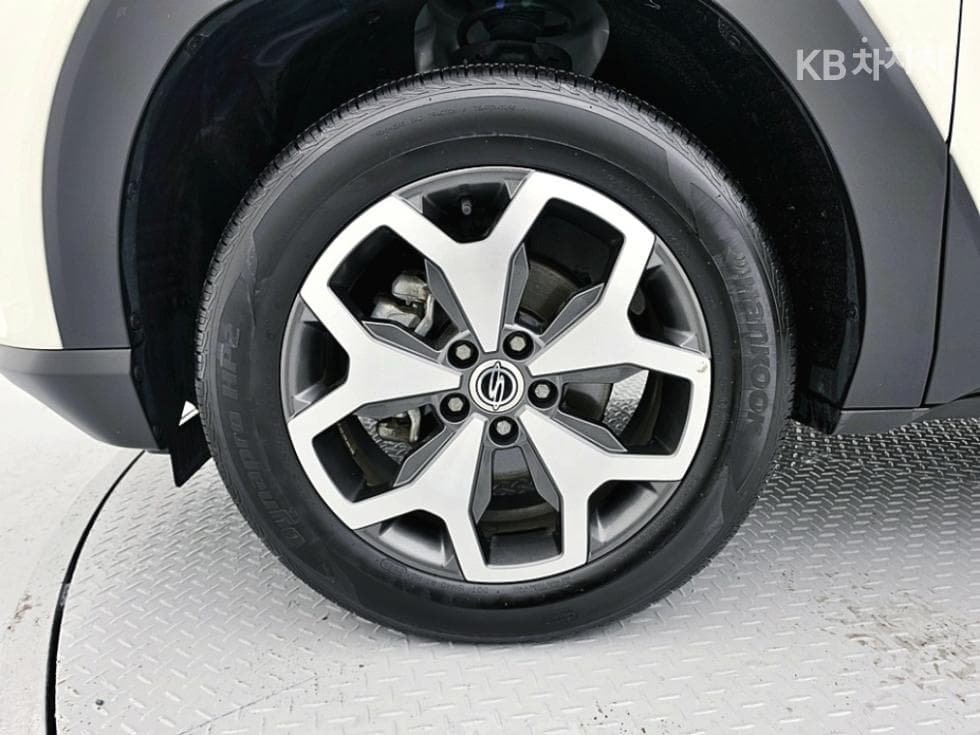 КейДжи Мобилити 토레스(J100)1.5 GDI Турбо T5 - 18