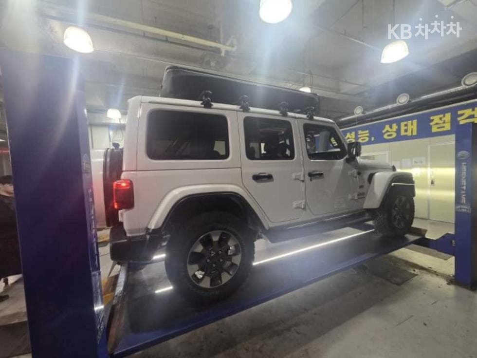 지프 랭글러 (JL)2.0 오버랜드 4도어 Стандартен - 4