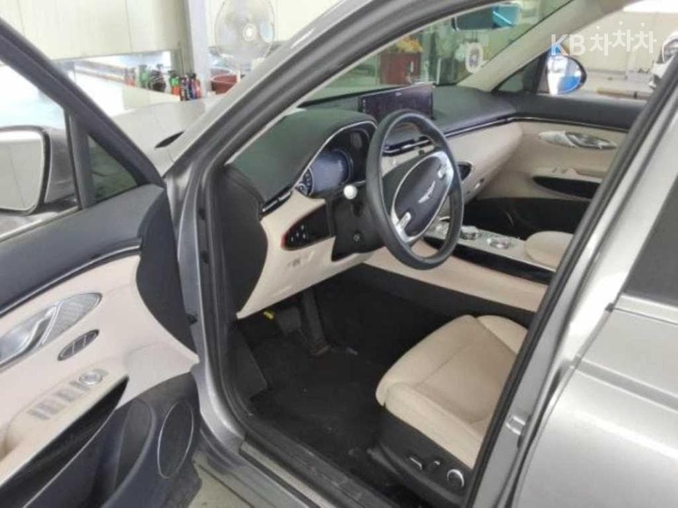 Дженезис GV70Бензин 2.5T 2WD - 9