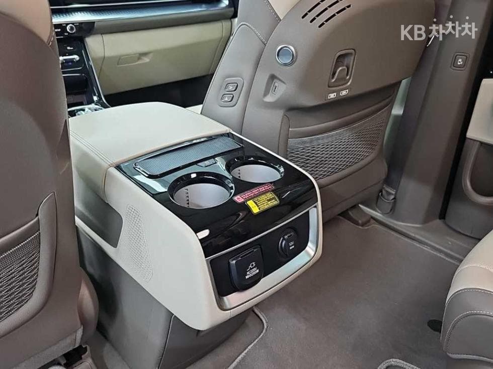 Киа Канивал 4-то поколениеВисок Лимузин (Канивал) G3.5 GDI 9-местен Signature - 15