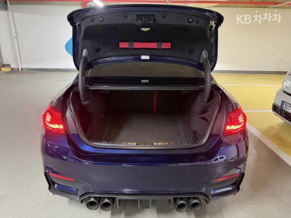 BMW M시리즈M4 Купе M 퍼포먼스 사일렌서 에디션 F82 - 8