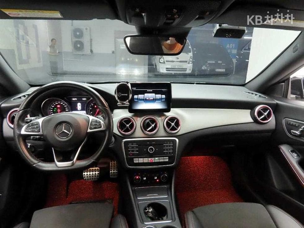 Mercedes-Benz CLA클래스CLA250 4Matic AMG Line - 6