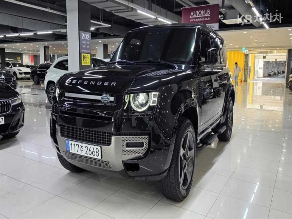 Land Rover 디펜더(L663) 110 P300 X-DYN SE - Image 1