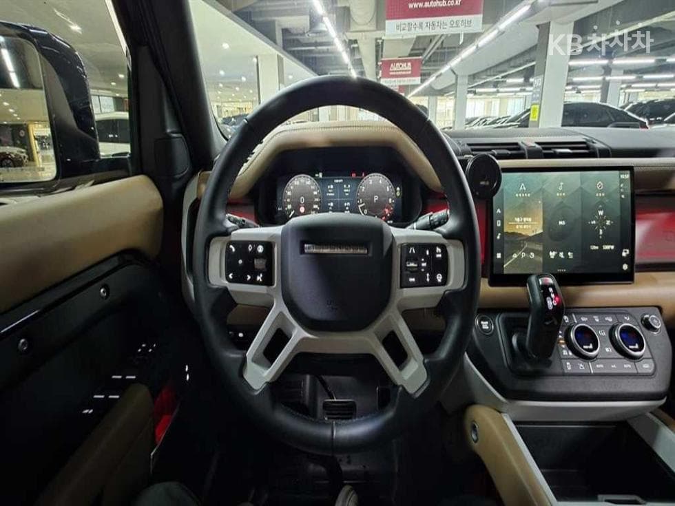 Land Rover 디펜더(L663)110 P300 X-DYN SE - 12
