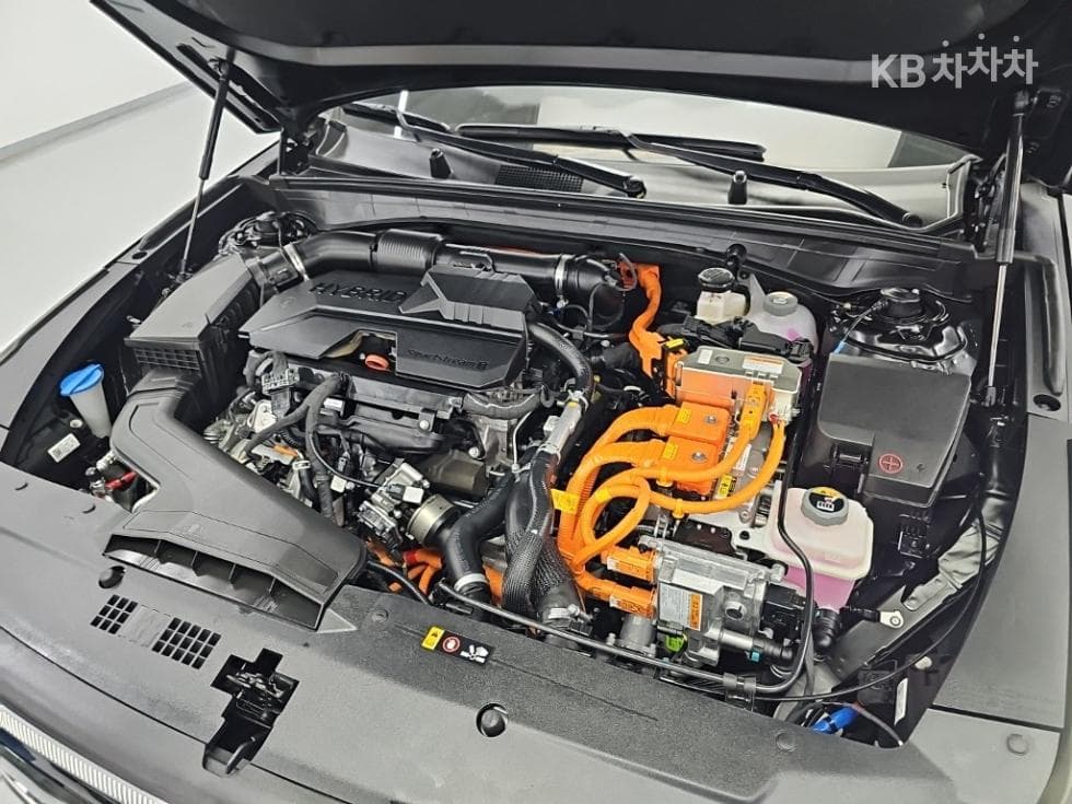 Kia The New (facelift) K8 Hybrid1.6 Turbo HEV 시그니쳐 블랙 - 5