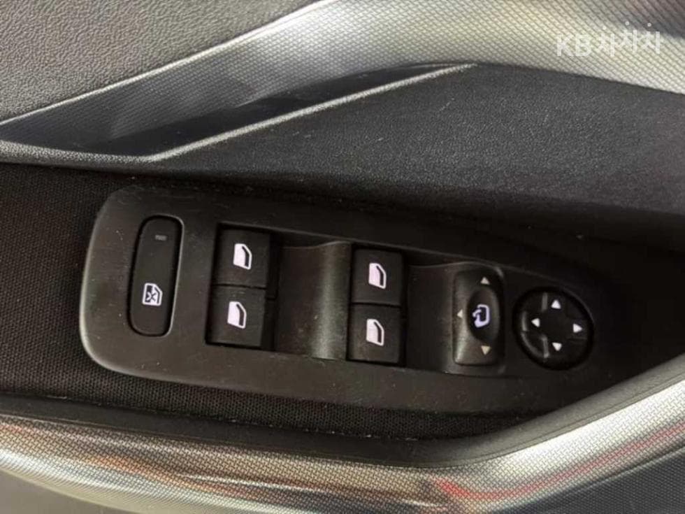 Peugeot 2008 1st Generation1.6 e-HDi 악티브 - 14