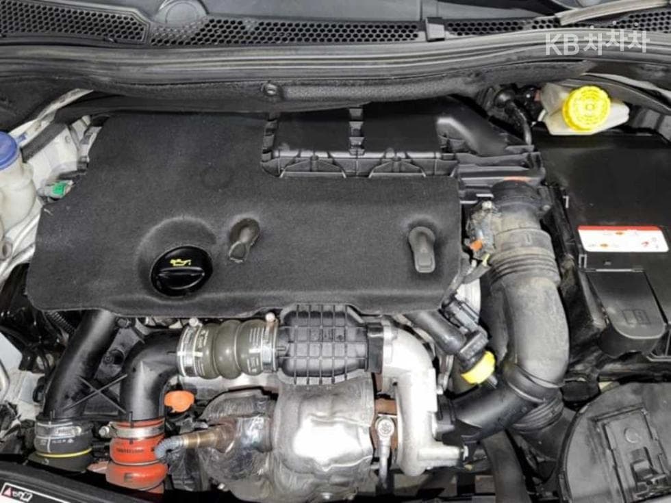 Peugeot 2008 1st Generation1.6 e-HDi 악티브 - 19