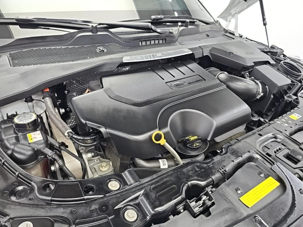 Land Rover New Range Rover Evoque2.0 P250 SE - 5