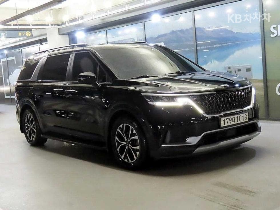 Kia Carnival 4th generation D2.2 9-seater Prestige - Image 1