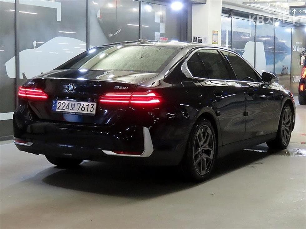 BMW New5 Series(G60)530i xDrive M Sport - 4