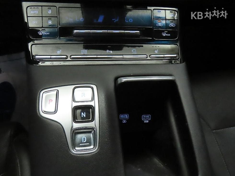 Hyundai The New (facelift) Grandeur (Azera)2.5 Premium - 12