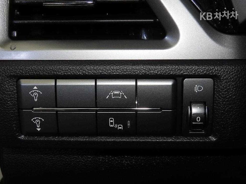 KG Mobility 뷰티플 코란도1.5 GDi Turbo 2WD C5 Plus - 14
