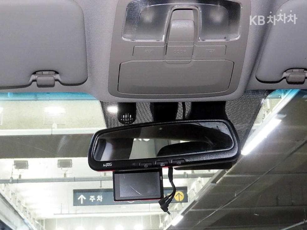 KG Mobility 뷰티플 코란도1.5 GDi Turbo 2WD C5 Plus - 17