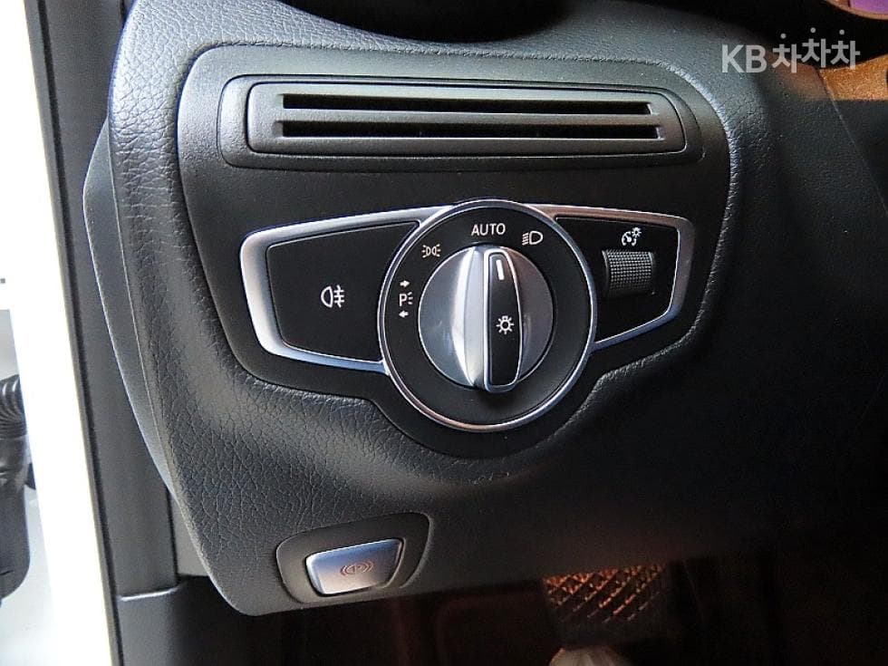 Mercedes-Benz The New (фейслифт) C-КласC200 W205 - 12