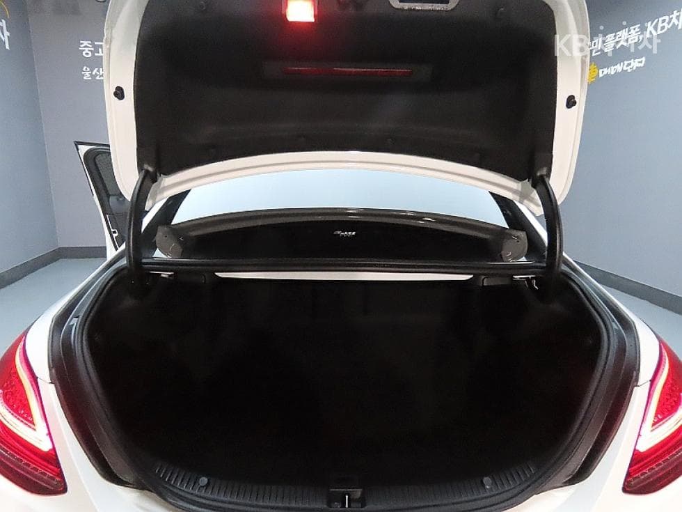 Mercedes-Benz The New (фейслифт) C-КласC200 W205 - 19