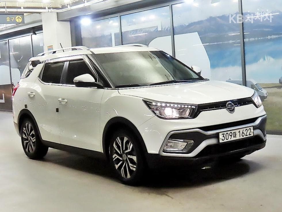 KG Mobility Tivoli Air Gasoline 2WD IX - Image 1