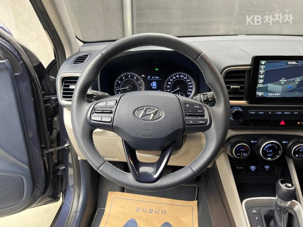 Hyundai VenueGasoline 1.6 FLUX - 9