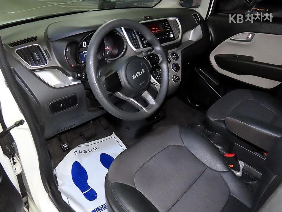 Киа The New (фейслифт) Рей (ван) Ван1.0 Бензин Ван 2-местен Престиж - 9