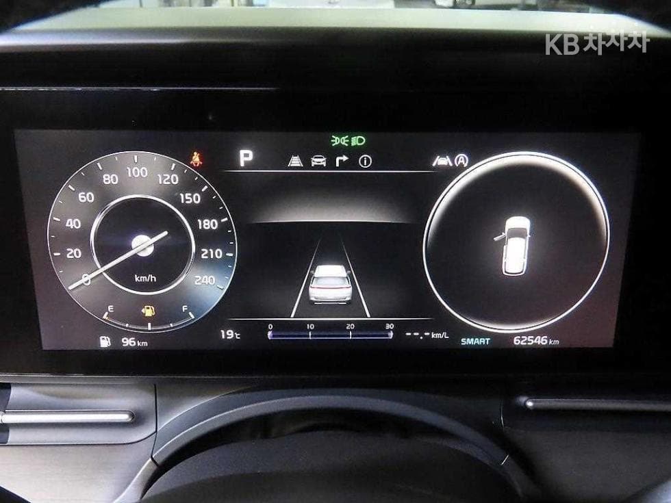Kia Carnival 4th generationD2.2 9-seater Noblesse - 9