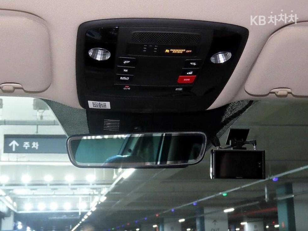 Kia Carnival 4th generationD2.2 9-seater Noblesse - 14