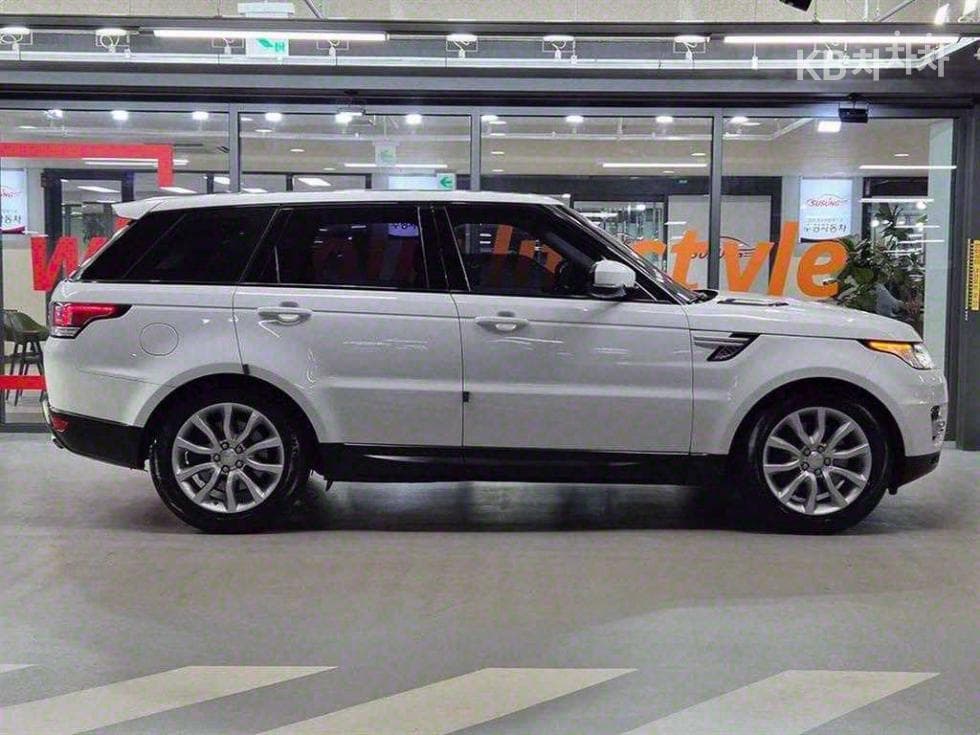 Land Rover New Range Rover Sport3.0 SDV6 HSE Dynamic - 3