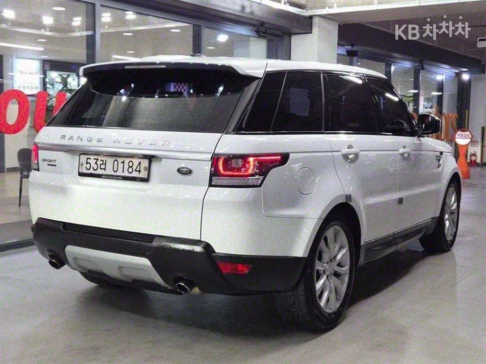 Land Rover New Range Rover Sport3.0 SDV6 HSE Dynamic - 4
