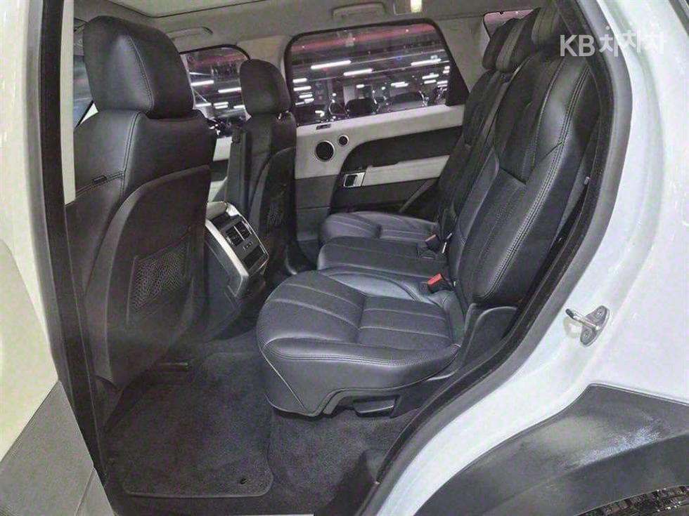 Land Rover New Range Rover Sport3.0 SDV6 HSE Dynamic - 7