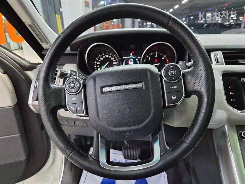 Land Rover New Range Rover Sport3.0 SDV6 HSE Dynamic - 9