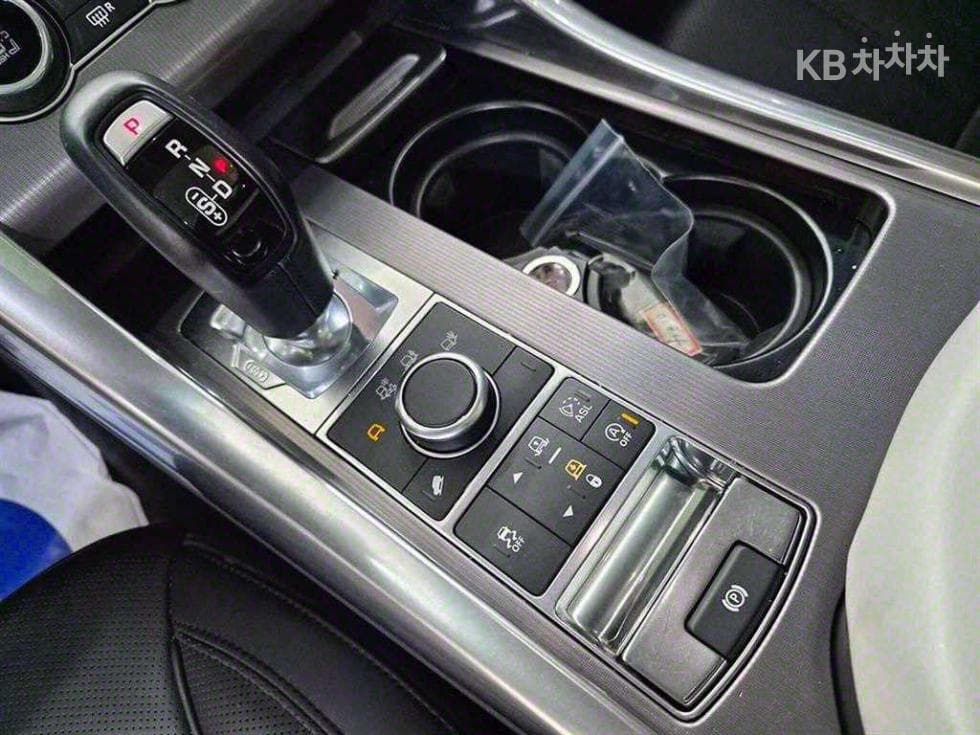 Land Rover New Range Rover Sport3.0 SDV6 HSE Dynamic - 10
