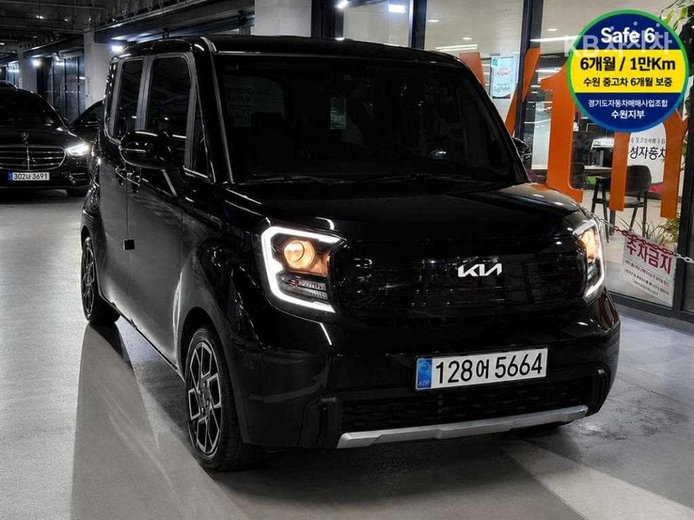 Kia The New (facelift) Kia Ray (van)1.0 Gasoline Signature - 2