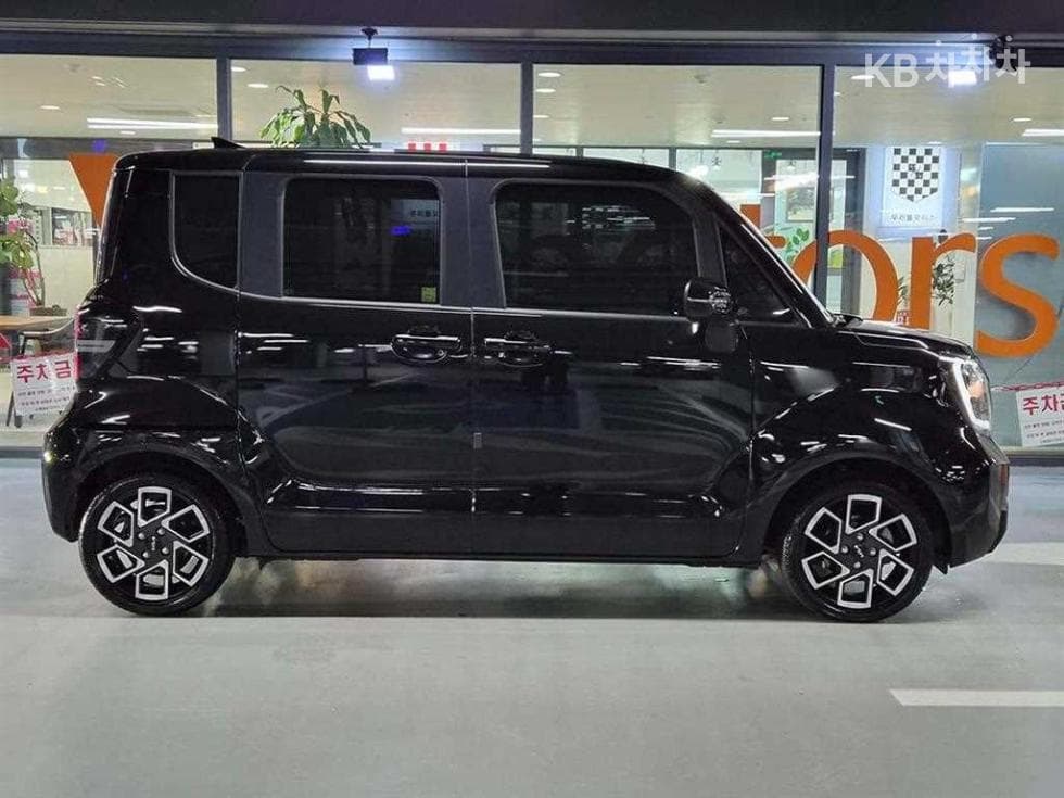 Kia The New (facelift) Kia Ray (van)1.0 Gasoline Signature - 4