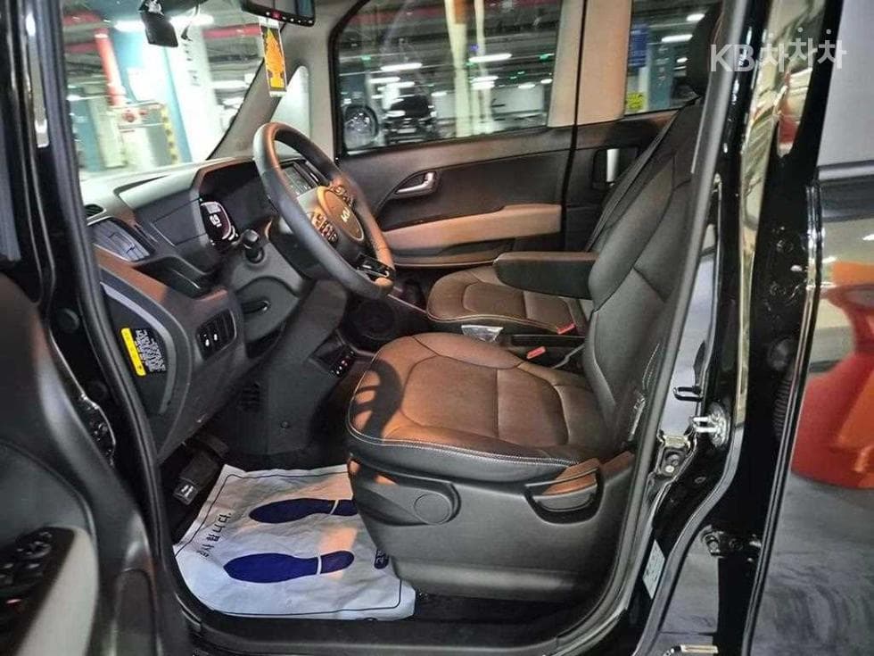 Kia The New (facelift) Kia Ray (van)1.0 Gasoline Signature - 6