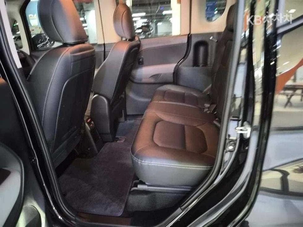 Kia The New (facelift) Kia Ray (van)1.0 Gasoline Signature - 7