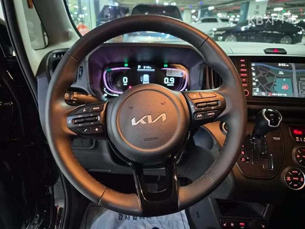 Kia The New (facelift) Kia Ray (van)1.0 Gasoline Signature - 8