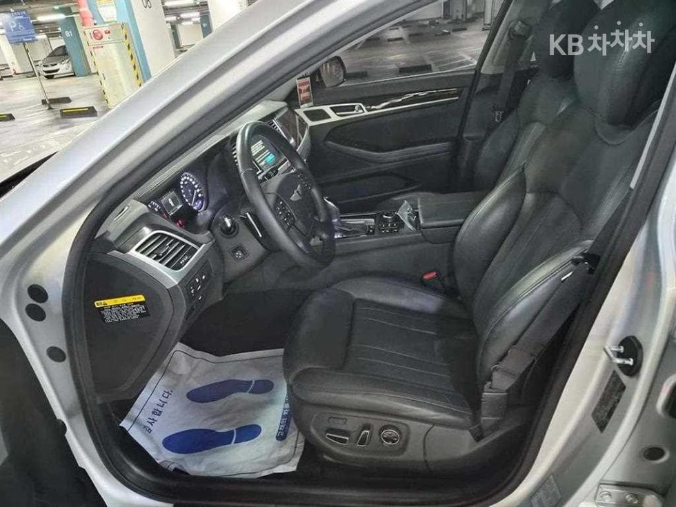 Hyundai GenesisDHG330 Premium AWD - 6