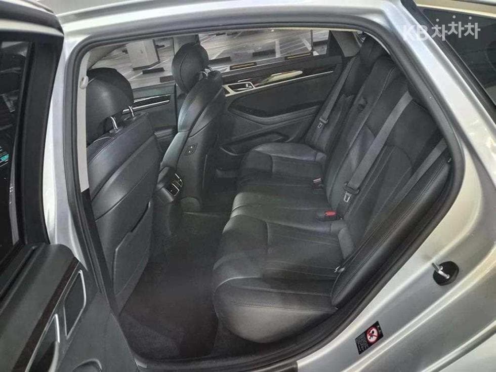 Hyundai GenesisDHG330 Premium AWD - 7