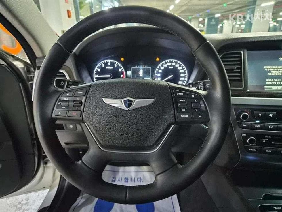 Hyundai GenesisDHG330 Premium AWD - 9