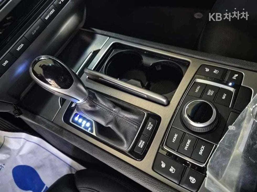 Hyundai GenesisDHG330 Premium AWD - 10