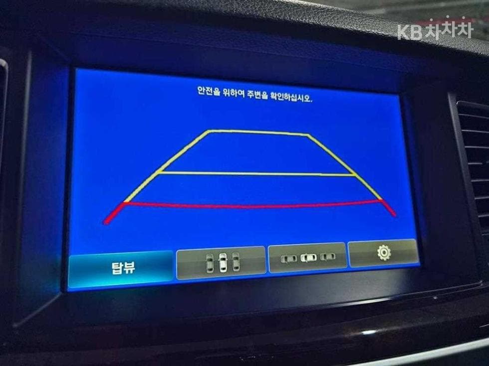 Hyundai GenesisDHG330 Premium AWD - 15